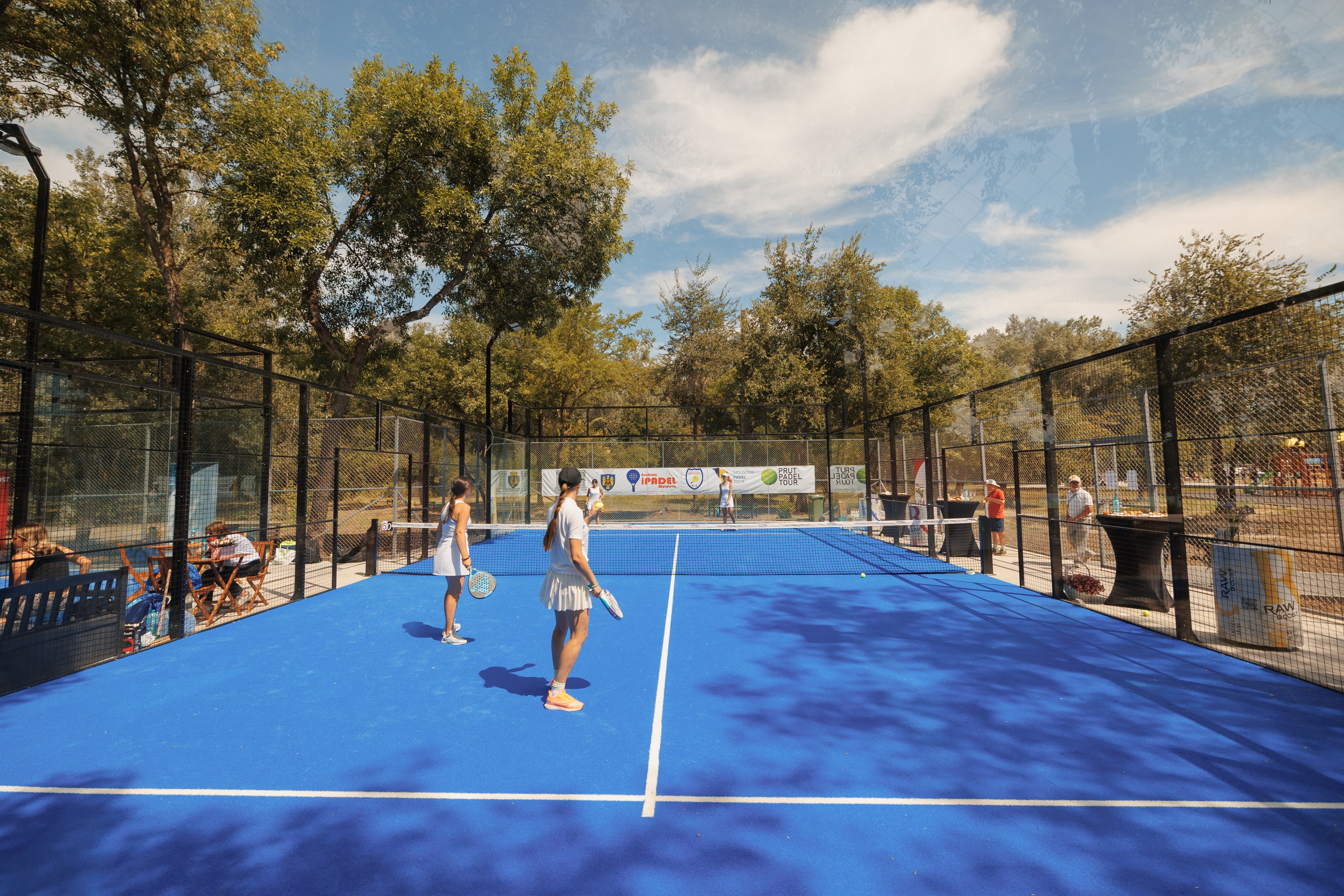 Federația de Padel (La Izvor)